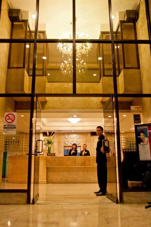 Cherry Blossoms Hotel Manila Kültér fotó