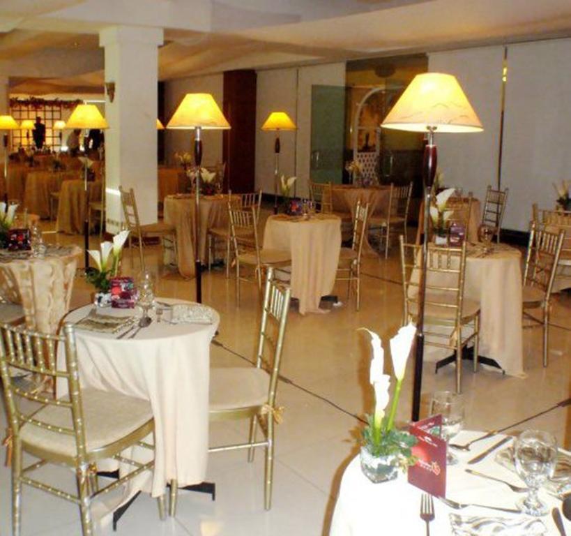 Cherry Blossoms Hotel Manila Kültér fotó