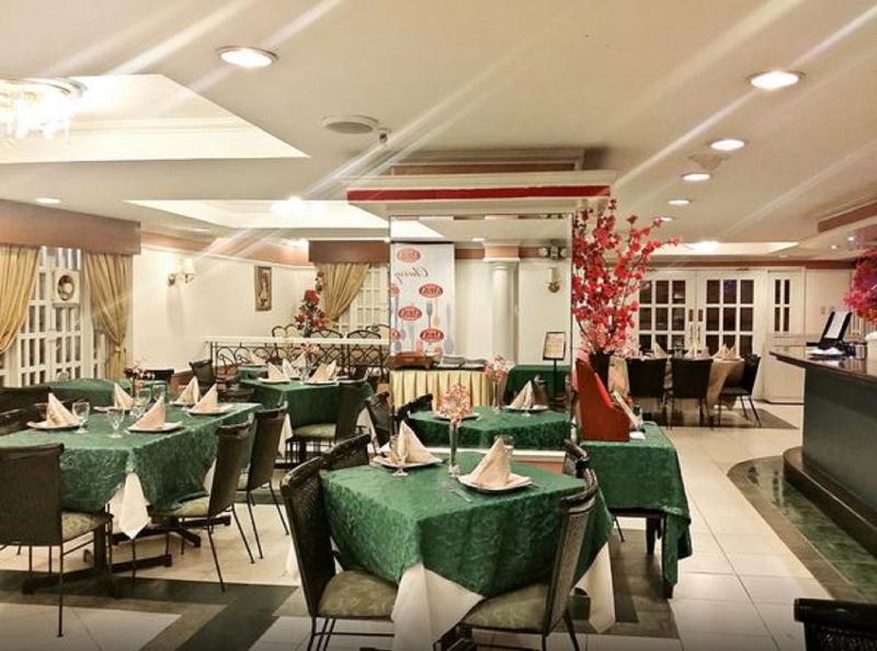 Cherry Blossoms Hotel Manila Kültér fotó