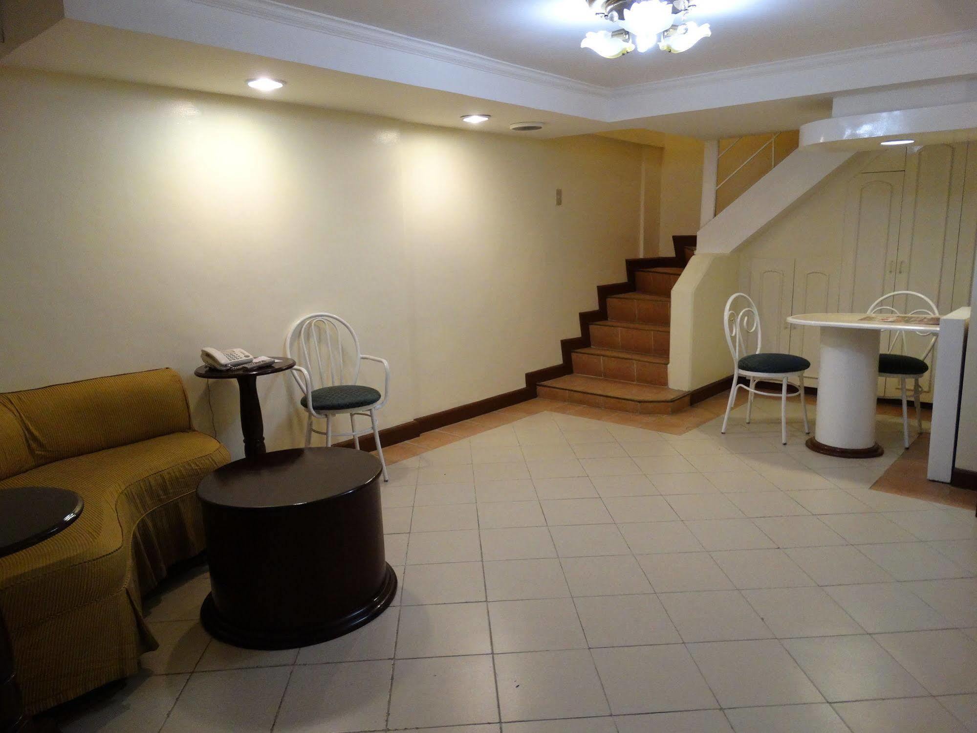 Cherry Blossoms Hotel Manila Kültér fotó