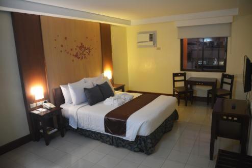 Cherry Blossoms Hotel Manila Kültér fotó