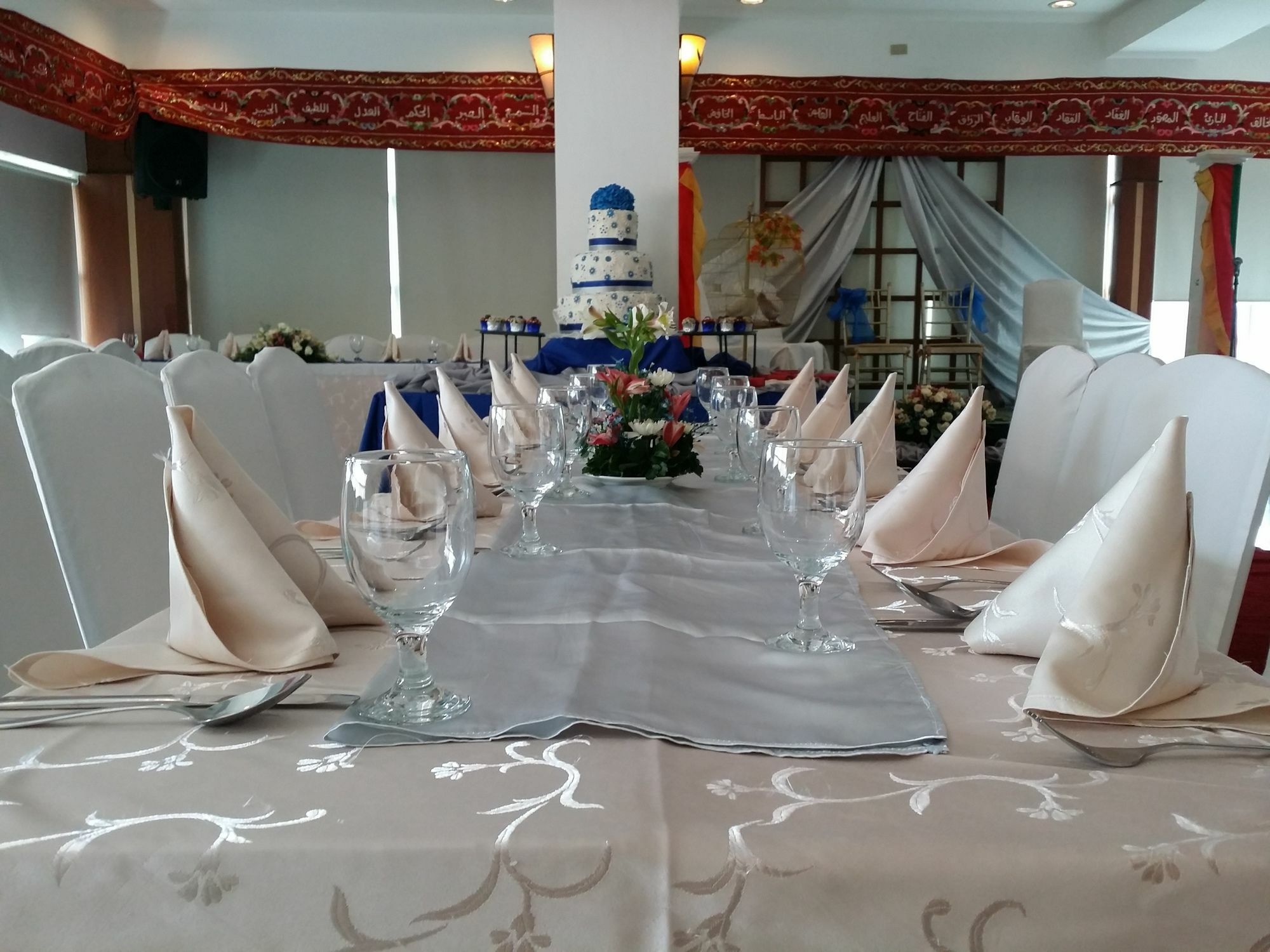 Cherry Blossoms Hotel Manila Kültér fotó